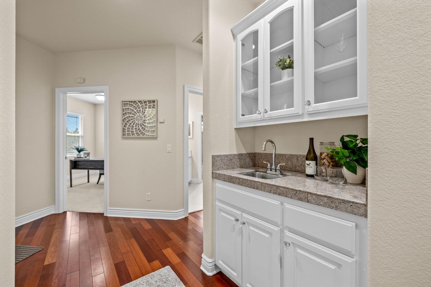 Detail Gallery Image 32 of 51 For 6531 via De Robles Dr, Rancho Murieta,  CA 95683 - 4 Beds | 2/1 Baths