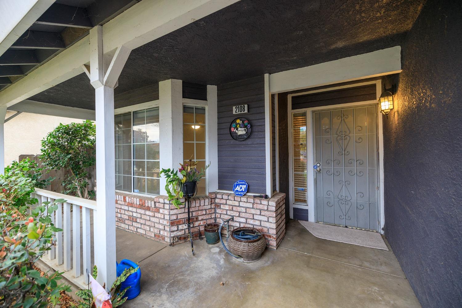 Detail Gallery Image 3 of 25 For 2108 Northridge Dr, Modesto,  CA 95350 - 3 Beds | 2 Baths