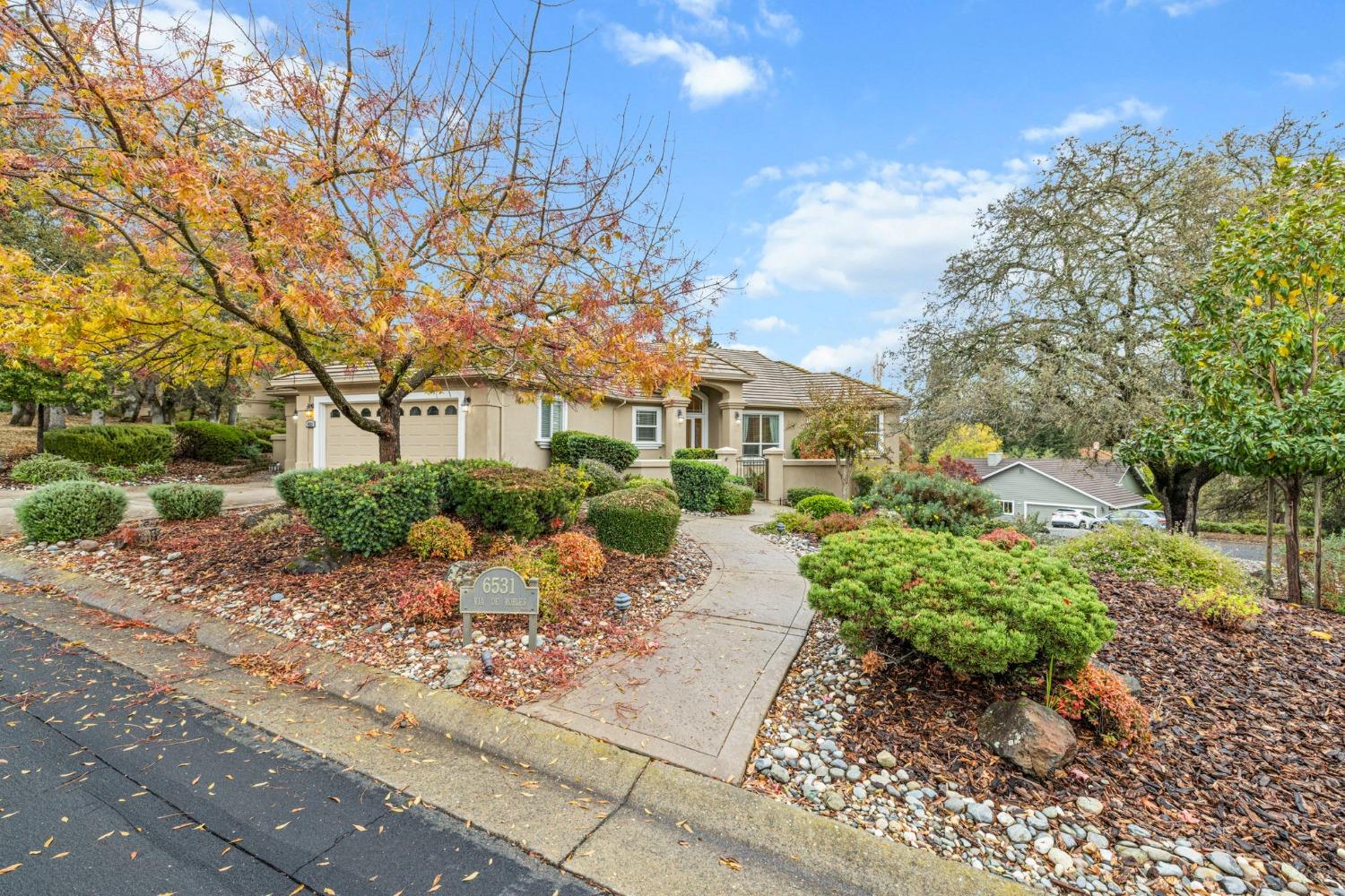 Detail Gallery Image 2 of 51 For 6531 via De Robles Dr, Rancho Murieta,  CA 95683 - 4 Beds | 2/1 Baths