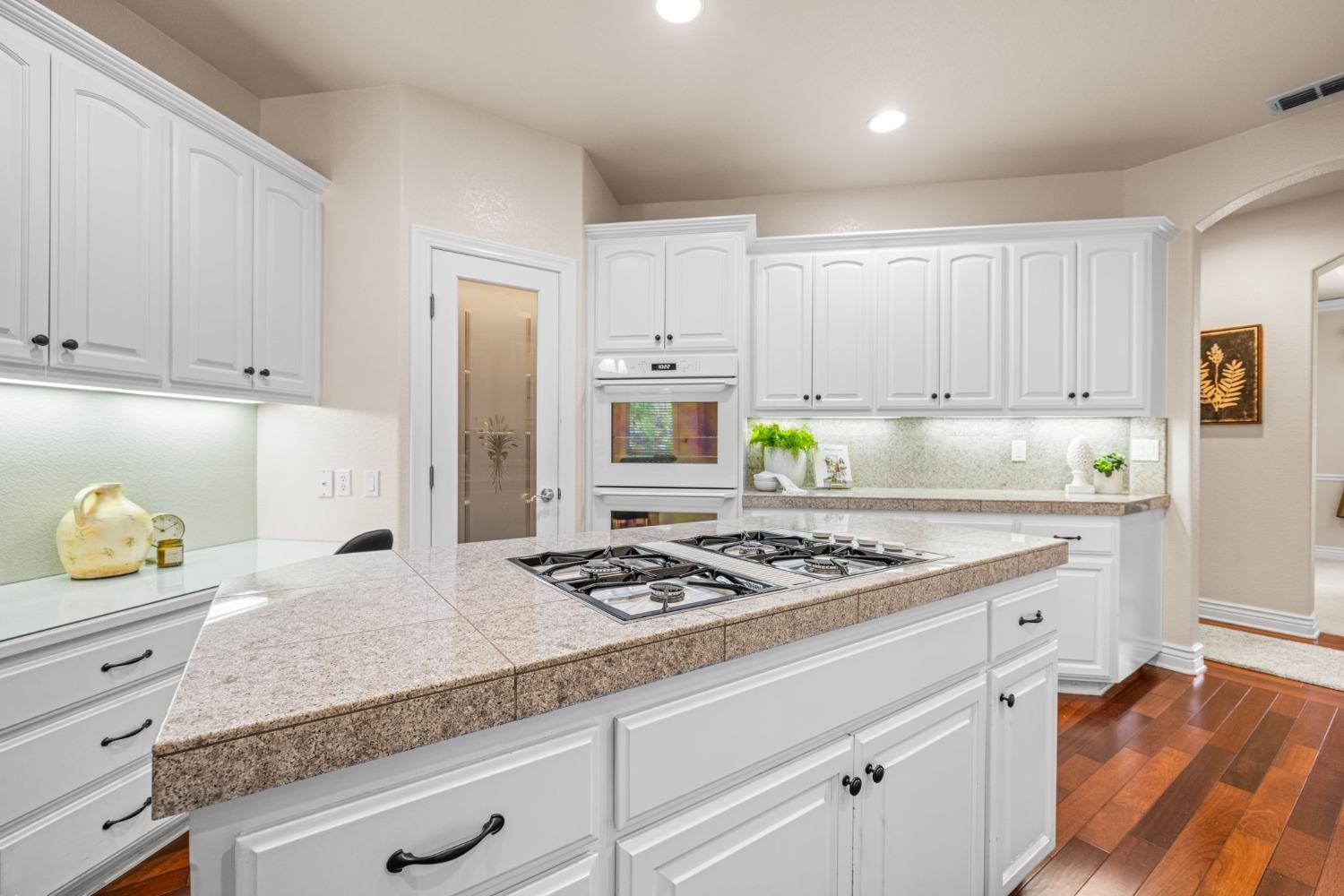 Detail Gallery Image 26 of 51 For 6531 via De Robles Dr, Rancho Murieta,  CA 95683 - 4 Beds | 2/1 Baths