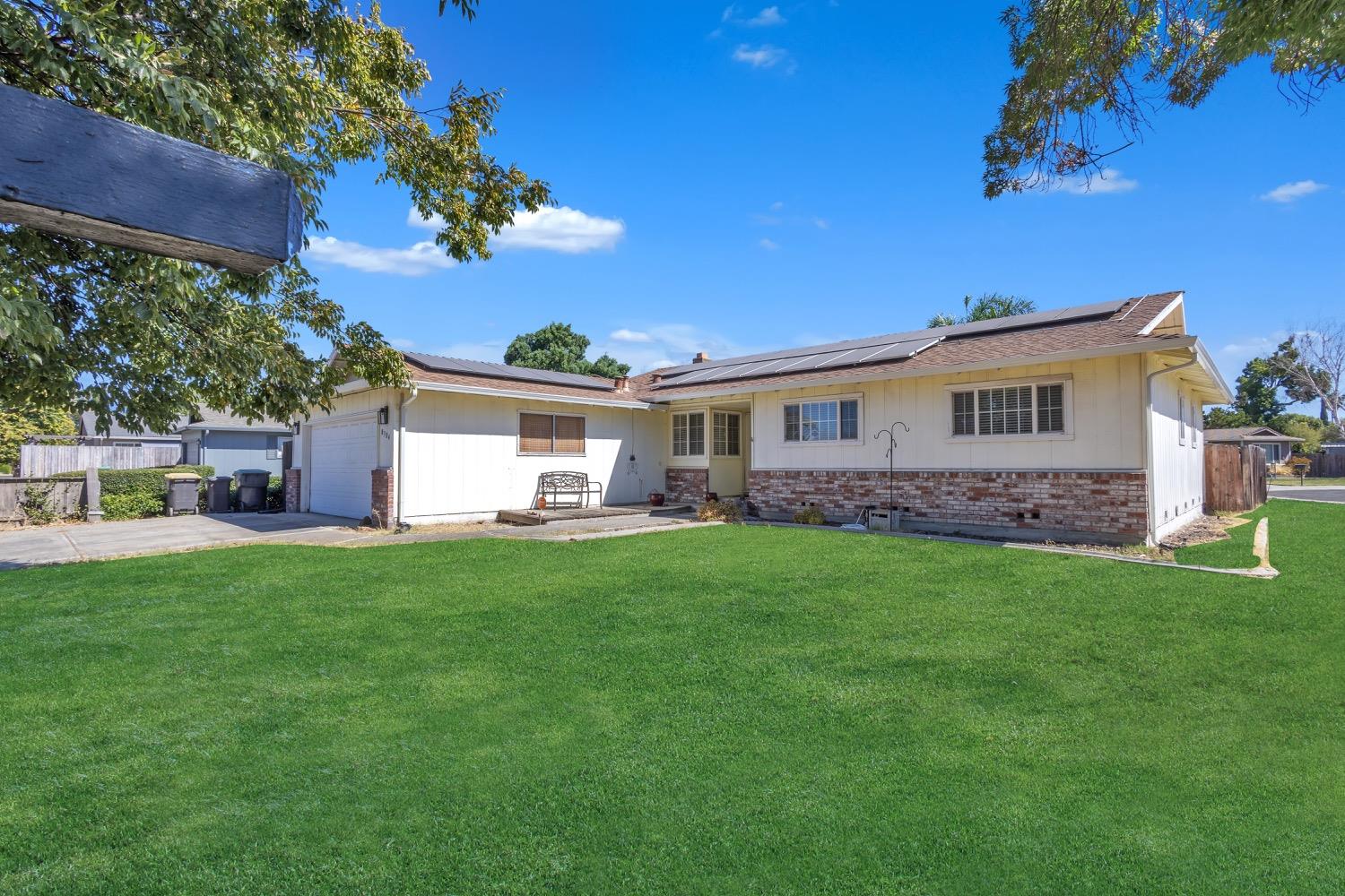 Detail Gallery Image 2 of 21 For 8304 Saratoga Way, Stockton,  CA 95209 - 3 Beds | 2 Baths