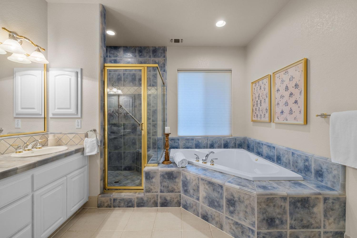 Detail Gallery Image 15 of 51 For 6531 via De Robles Dr, Rancho Murieta,  CA 95683 - 4 Beds | 2/1 Baths