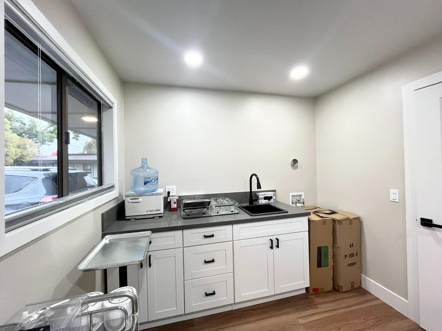 Detail Gallery Image 17 of 37 For 1832 Avondale Ave #1,  Sacramento,  CA 95825 - – Beds | – Baths