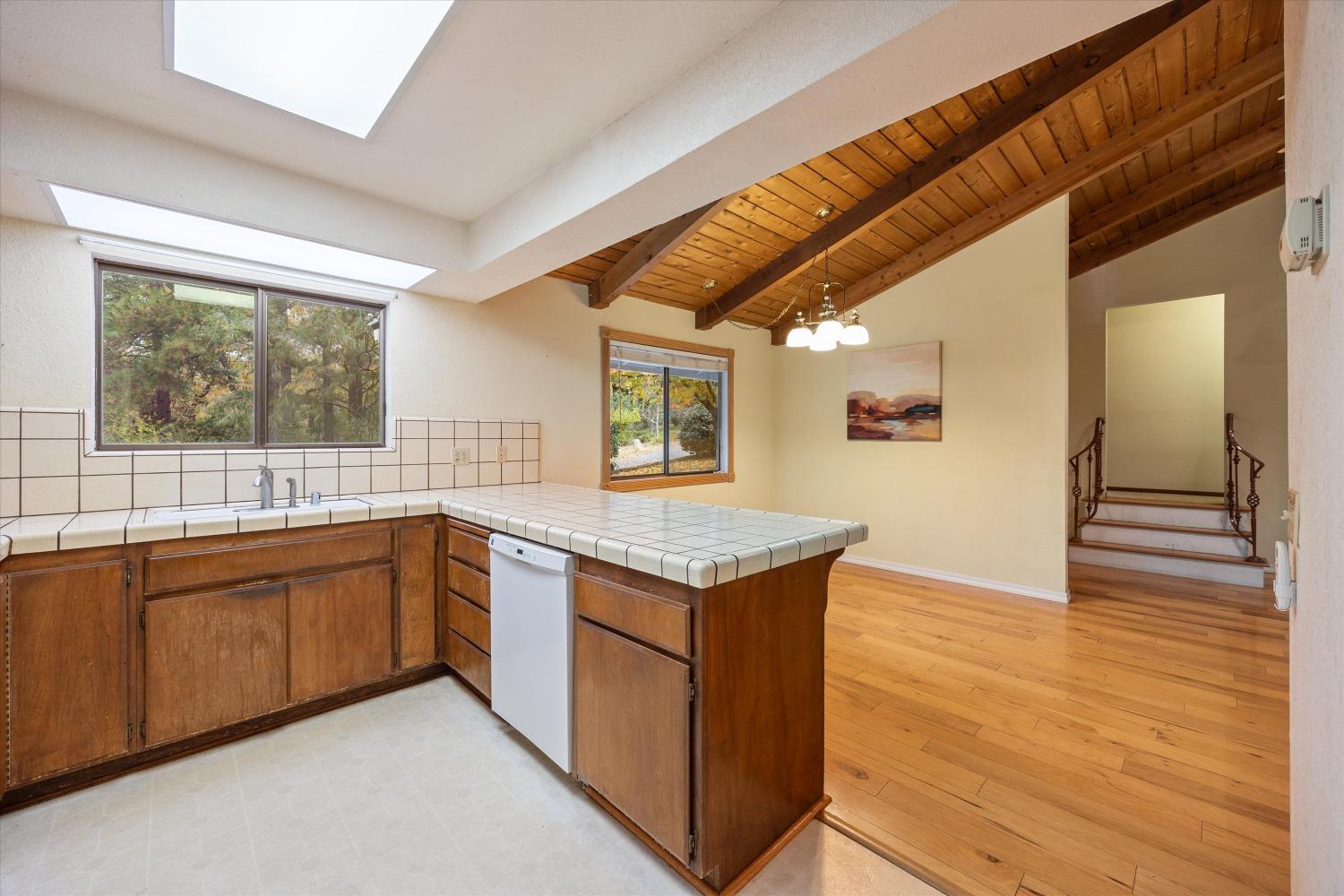 Detail Gallery Image 31 of 63 For 1028 Woodridge Rd, Placerville,  CA 95667 - 3 Beds | 2/1 Baths