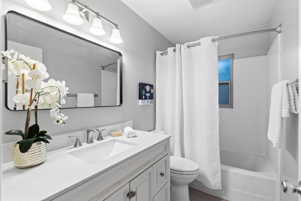 Detail Gallery Image 26 of 56 For 954 Trestle Glen Way, Sacramento,  CA 95831 - 3 Beds | 2 Baths