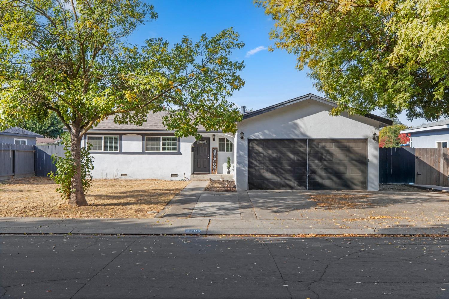 Detail Gallery Image 1 of 13 For 2709 Marjorie Dr, Modesto,  CA 95350 - 3 Beds | 2 Baths