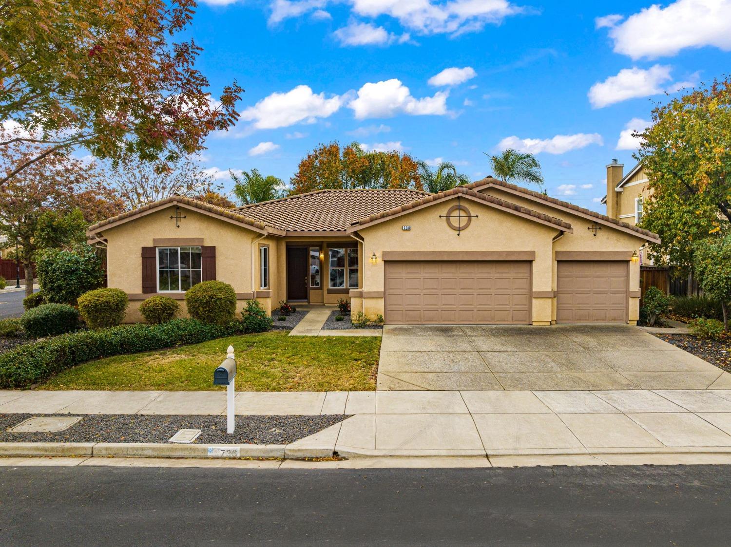 Detail Gallery Image 6 of 90 For 736 Campanello Way, Brentwood,  CA 94513 - 4 Beds | 3 Baths