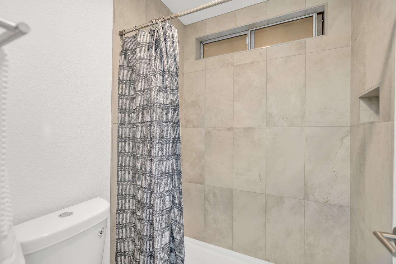 Detail Gallery Image 31 of 54 For 3916 Blackfield Dr, North Highlands,  CA 95660 - 3 Beds | 2 Baths