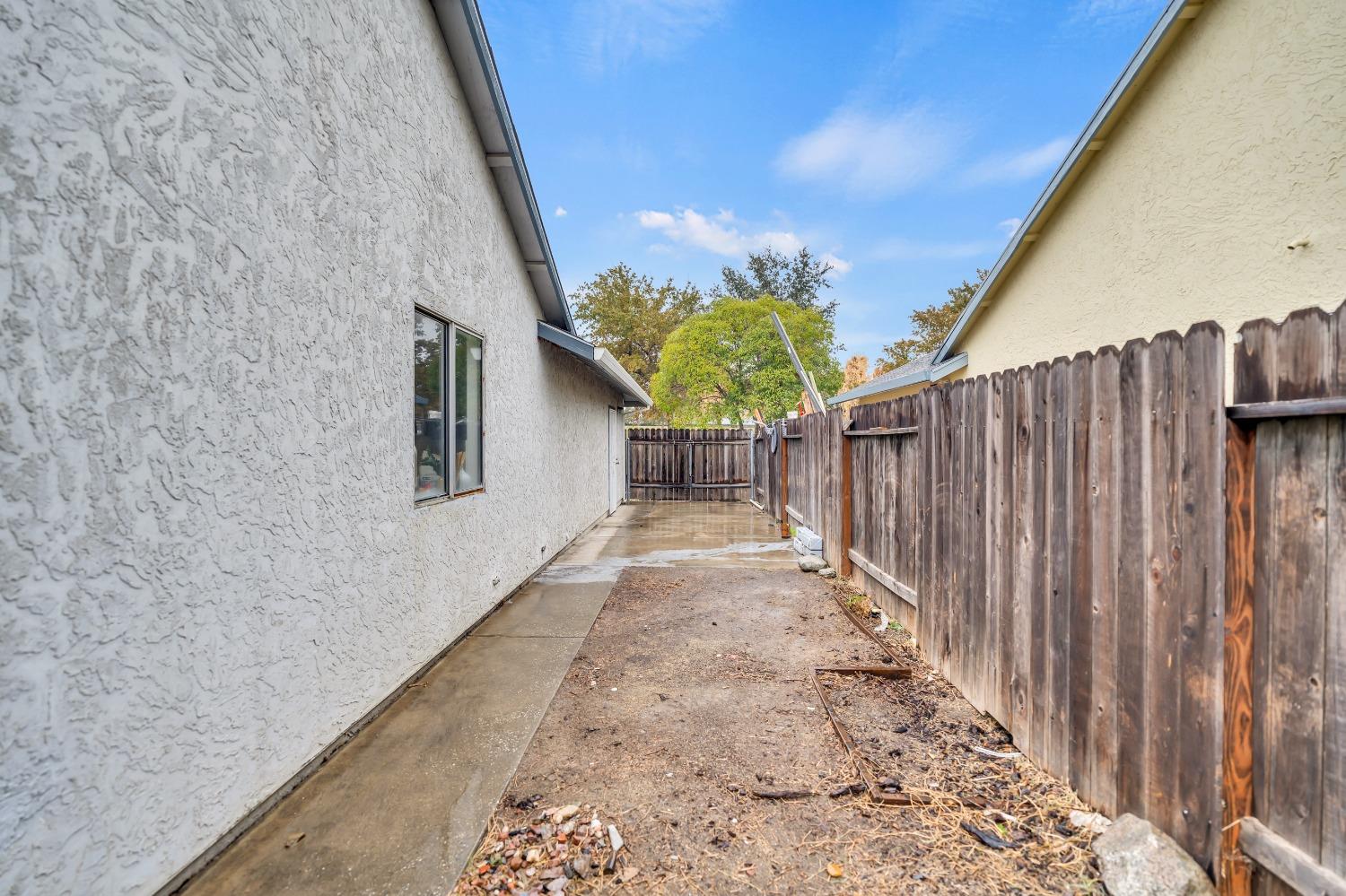 Detail Gallery Image 48 of 54 For 3916 Blackfield Dr, North Highlands,  CA 95660 - 3 Beds | 2 Baths