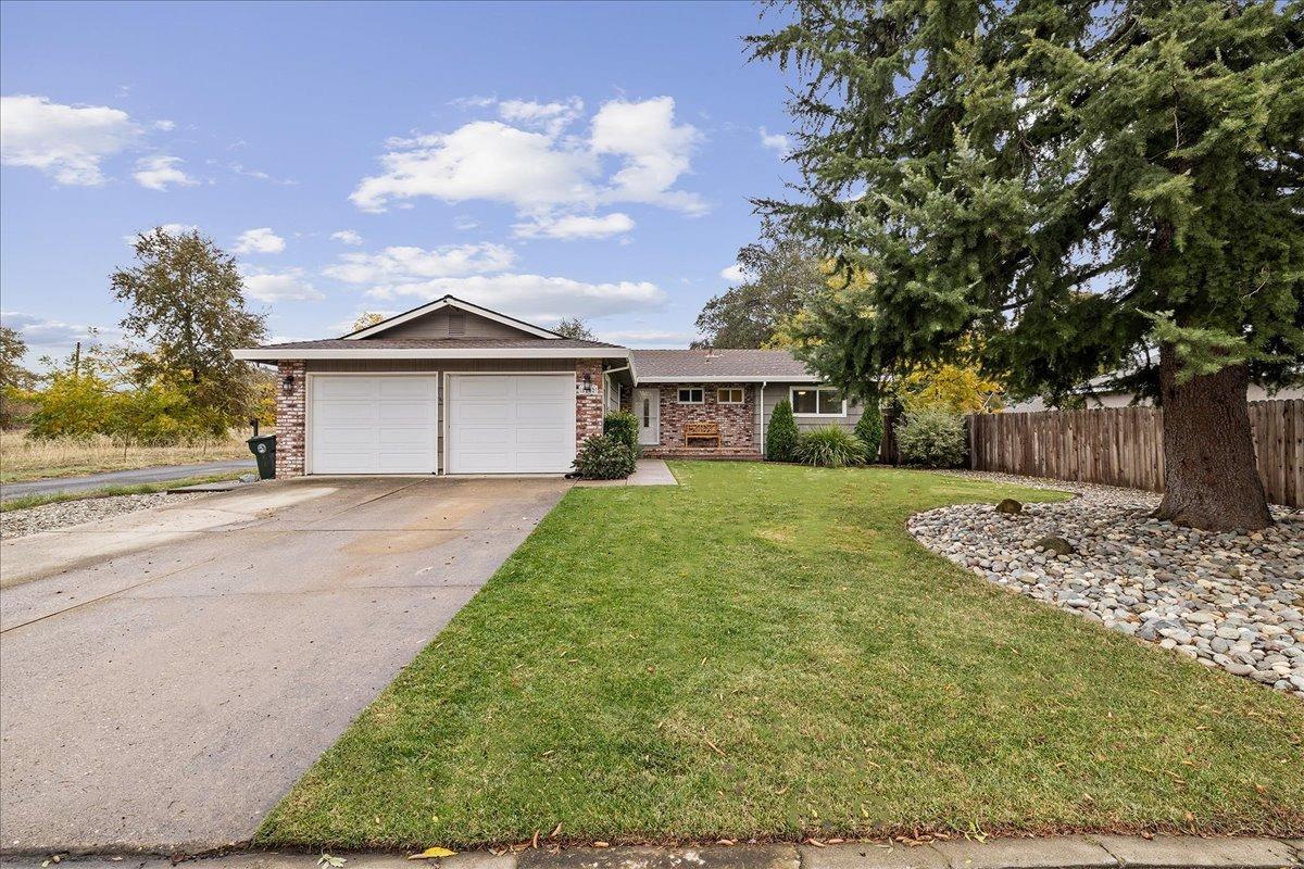 Detail Gallery Image 2 of 35 For 8252 Holly Dr, Citrus Heights,  CA 95610 - 3 Beds | 2 Baths