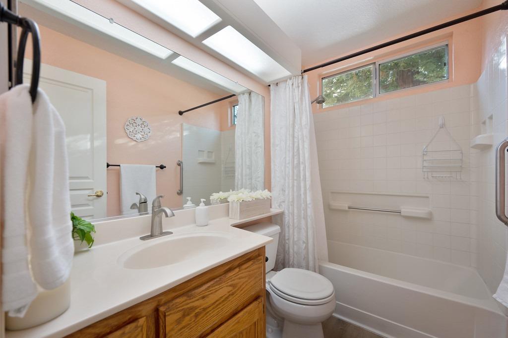 Detail Gallery Image 48 of 88 For 7120 Sunbreeze Ln, Sacramento,  CA 95828 - 2 Beds | 2 Baths