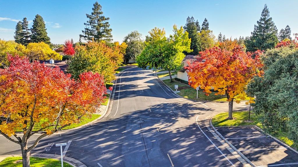 Detail Gallery Image 8 of 93 For 7652 Sunmore Lane, Sacramento,  CA 95828 - 2 Beds | 2 Baths