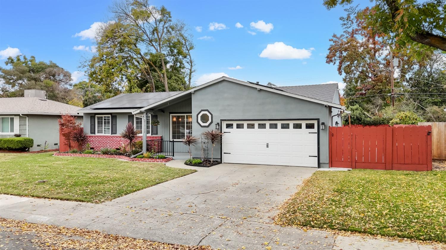 Detail Gallery Image 2 of 45 For 7507 Coral Ln, Stockton,  CA 95207 - 4 Beds | 2 Baths