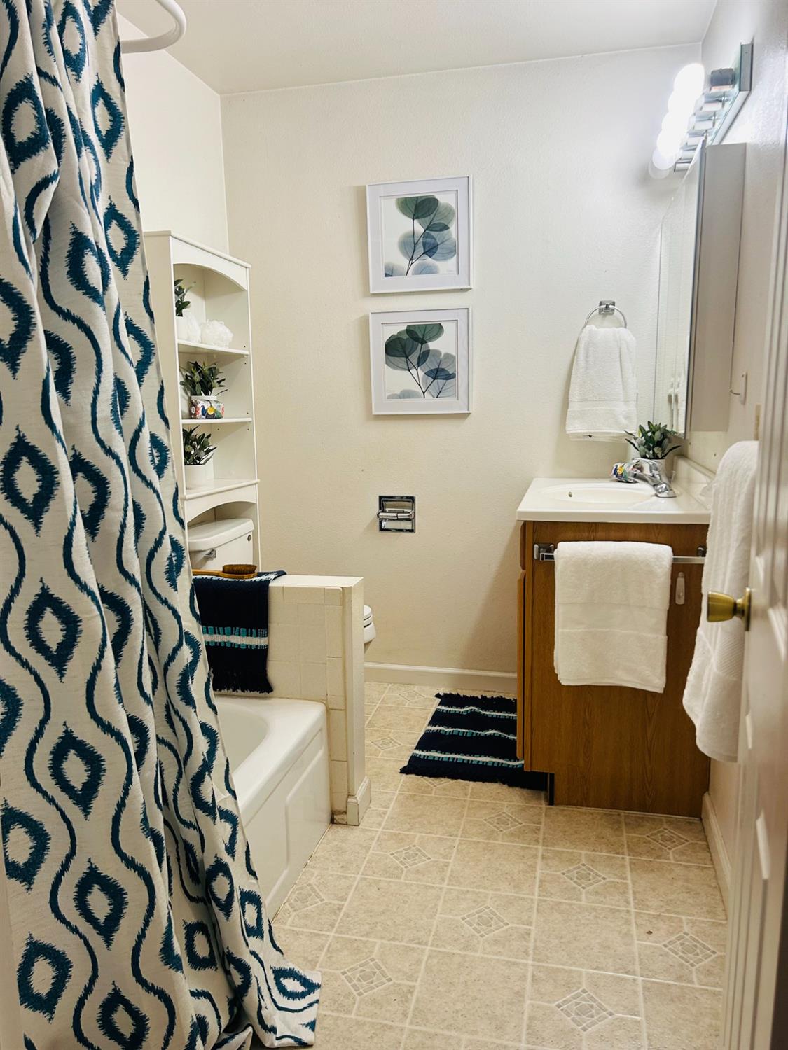 Detail Gallery Image 13 of 19 For 2873 Camino Heights Dr, Camino,  CA 95709 - 3 Beds | 2 Baths