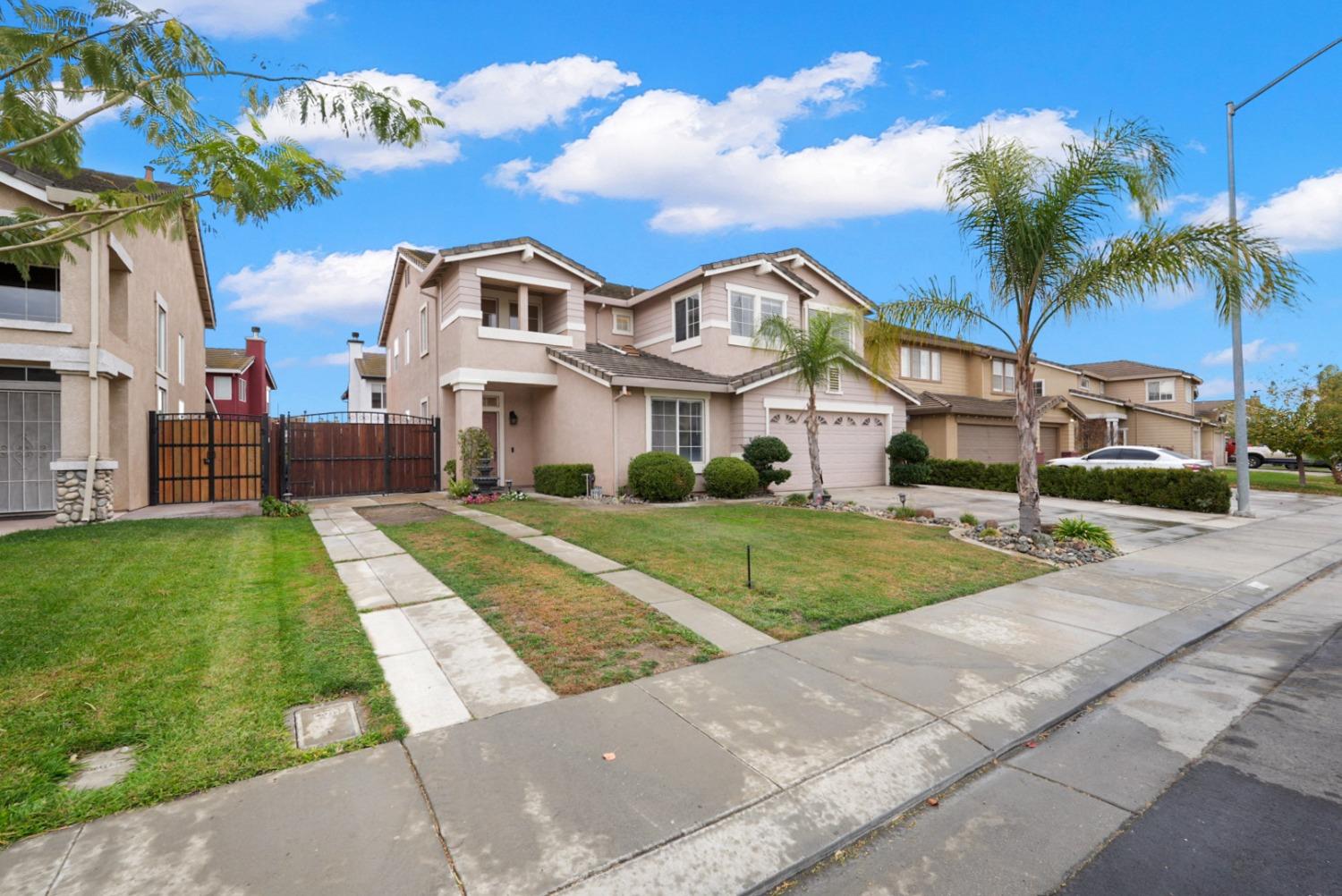 Detail Gallery Image 3 of 37 For 940 Platinum Ave, Lathrop,  CA 95330 - 4 Beds | 2/1 Baths