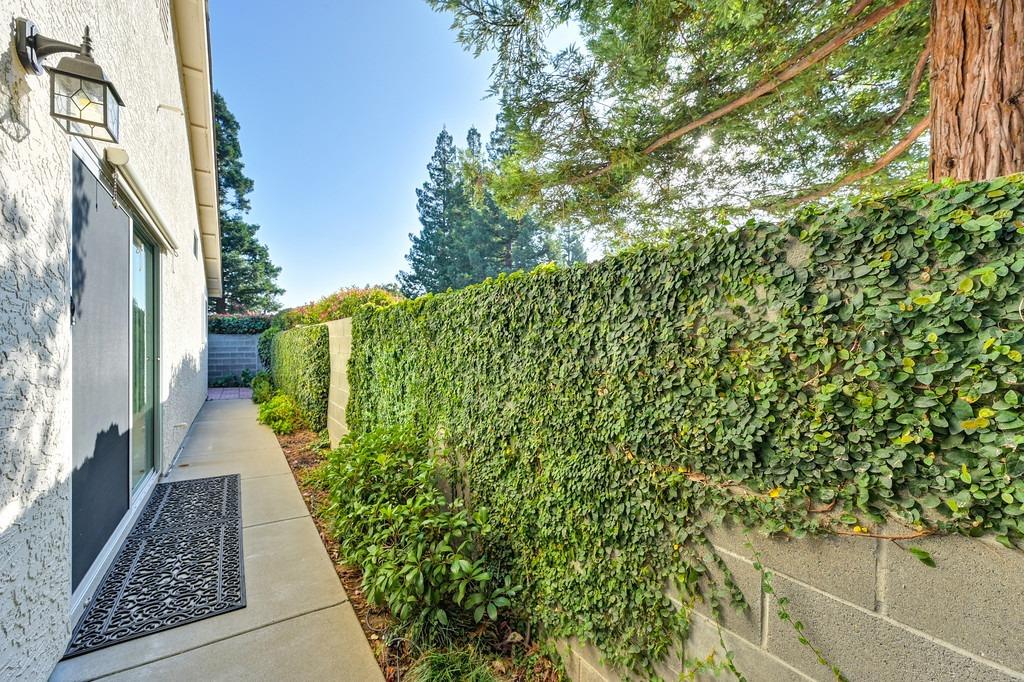 Detail Gallery Image 72 of 88 For 7120 Sunbreeze Ln, Sacramento,  CA 95828 - 2 Beds | 2 Baths