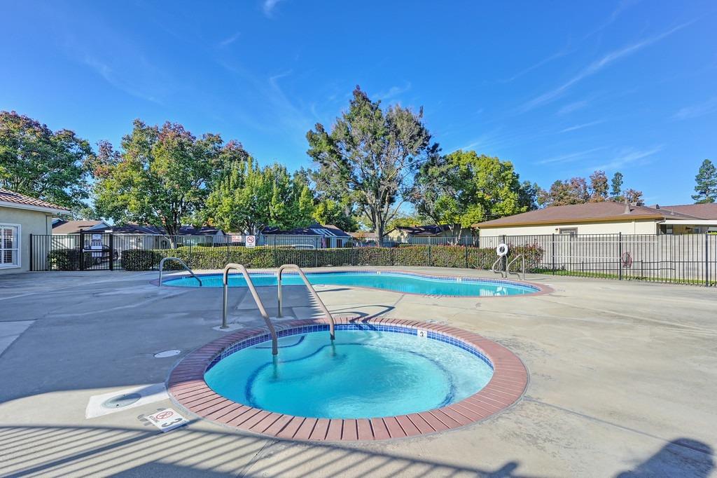 Detail Gallery Image 23 of 88 For 7120 Sunbreeze Ln, Sacramento,  CA 95828 - 2 Beds | 2 Baths