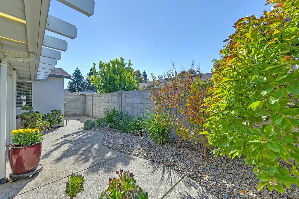 Detail Gallery Image 81 of 93 For 7652 Sunmore Lane, Sacramento,  CA 95828 - 2 Beds | 2 Baths