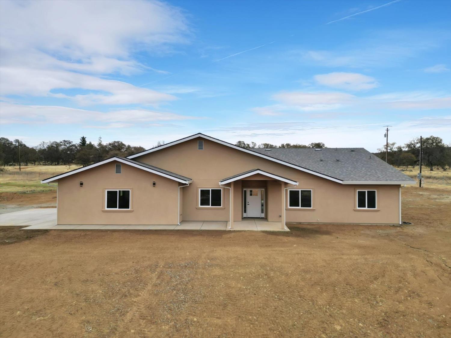 Detail Gallery Image 1 of 62 For 4326 Oak Creek Dr, Marysville,  CA 95901 - 3 Beds | 2/1 Baths