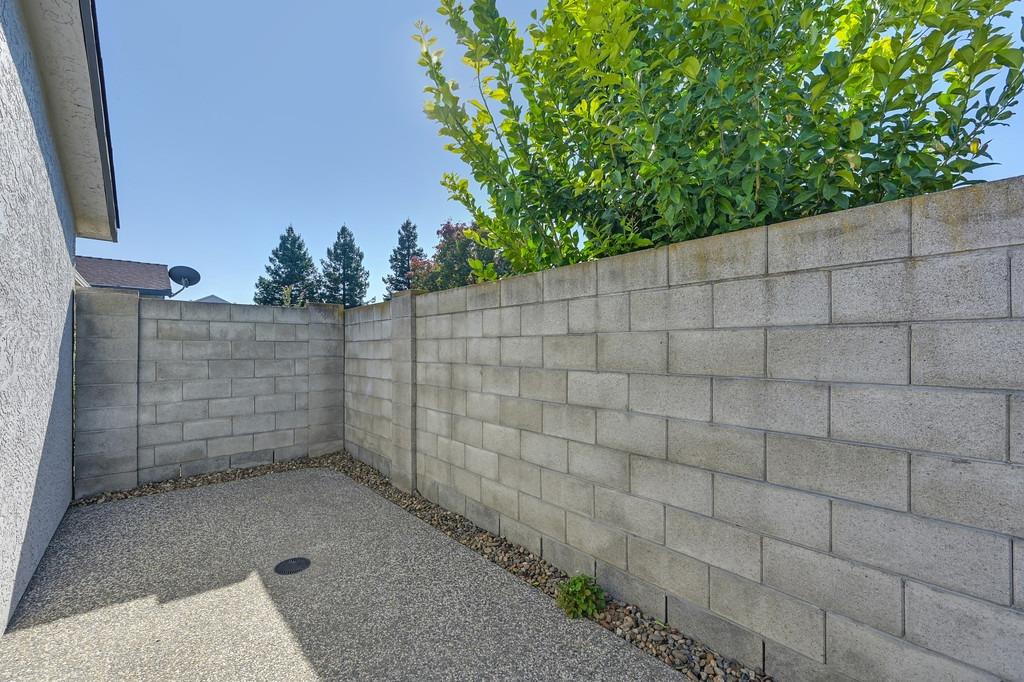 Detail Gallery Image 82 of 93 For 7652 Sunmore Lane, Sacramento,  CA 95828 - 2 Beds | 2 Baths