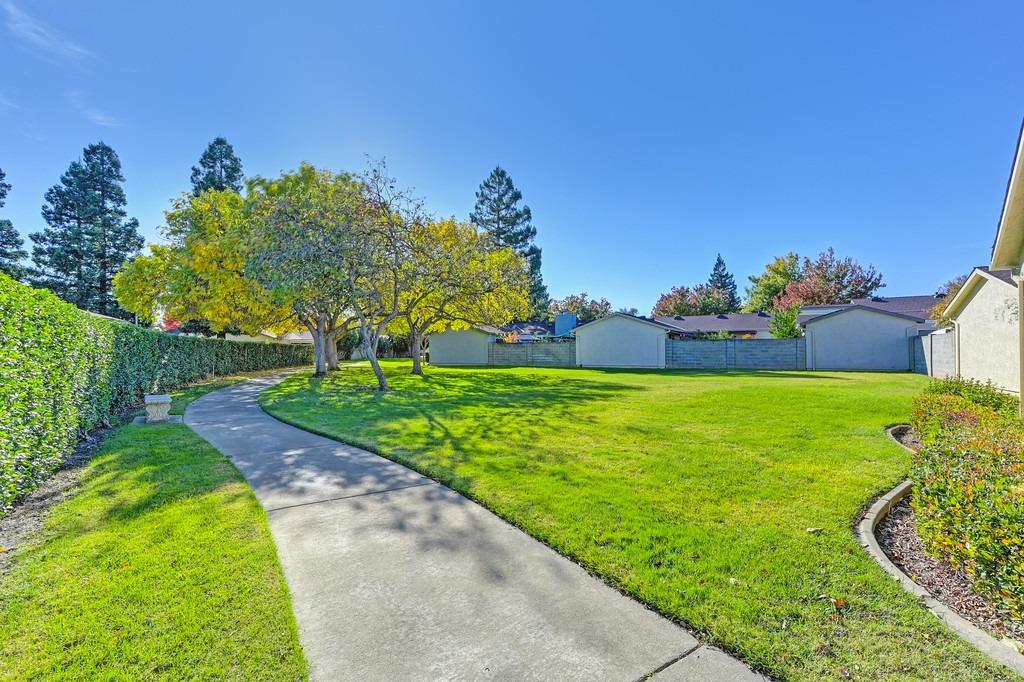 Detail Gallery Image 21 of 93 For 7652 Sunmore Lane, Sacramento,  CA 95828 - 2 Beds | 2 Baths