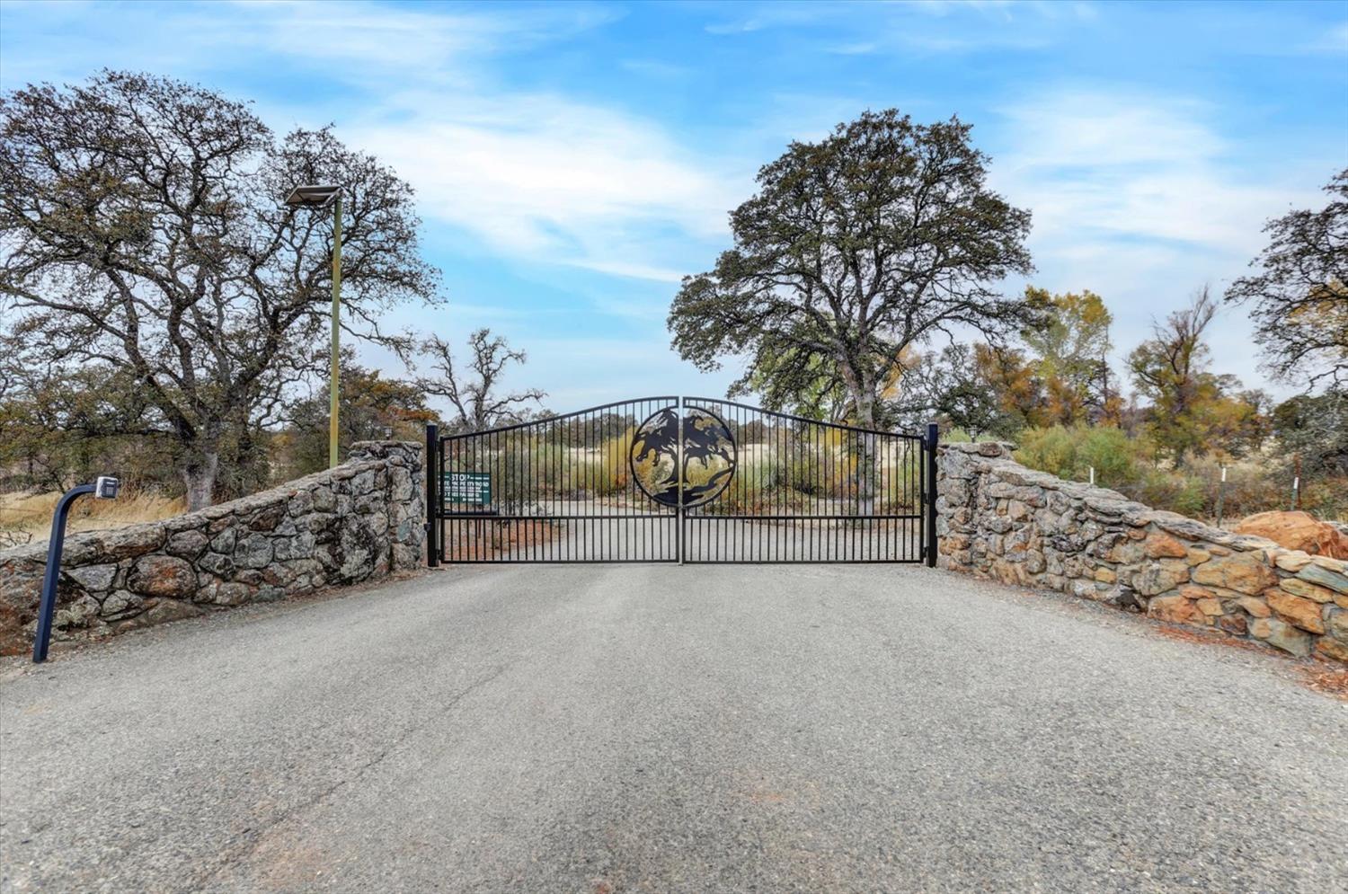 Detail Gallery Image 2 of 62 For 4326 Oak Creek Dr, Marysville,  CA 95901 - 3 Beds | 2/1 Baths