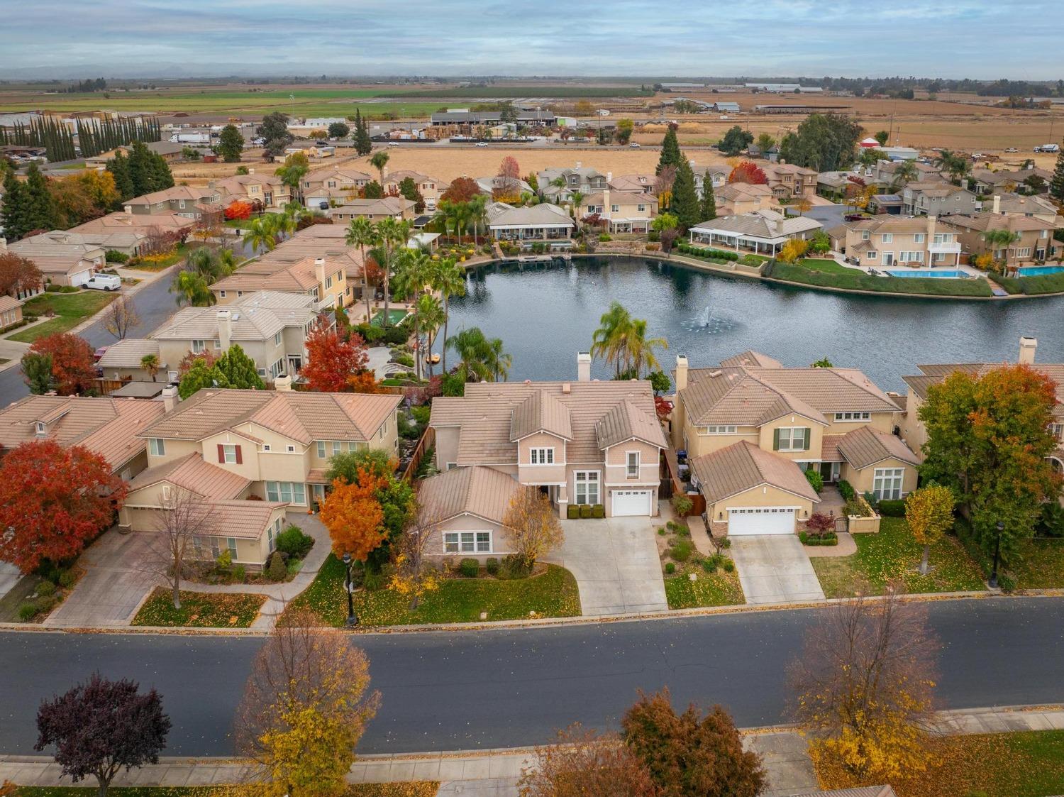 Detail Gallery Image 5 of 61 For 3220 Sundance Lake Dr, Modesto,  CA 95355 - 5 Beds | 3/1 Baths