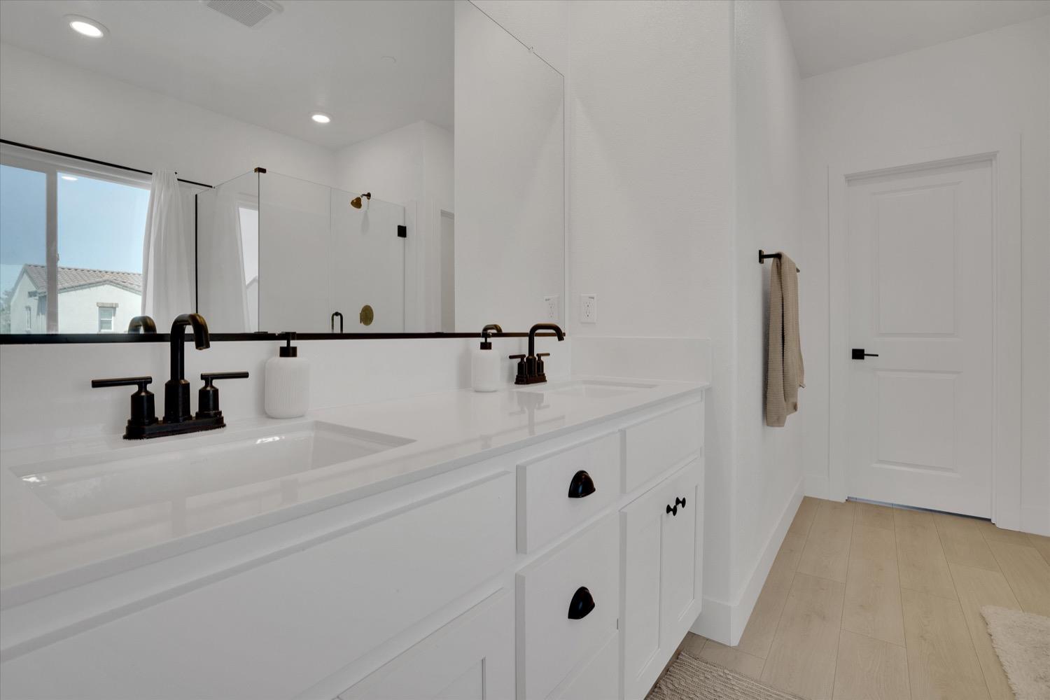 Detail Gallery Image 24 of 36 For 1712 Botticelli Way, Lodi,  CA 95242 - 4 Beds | 2/1 Baths