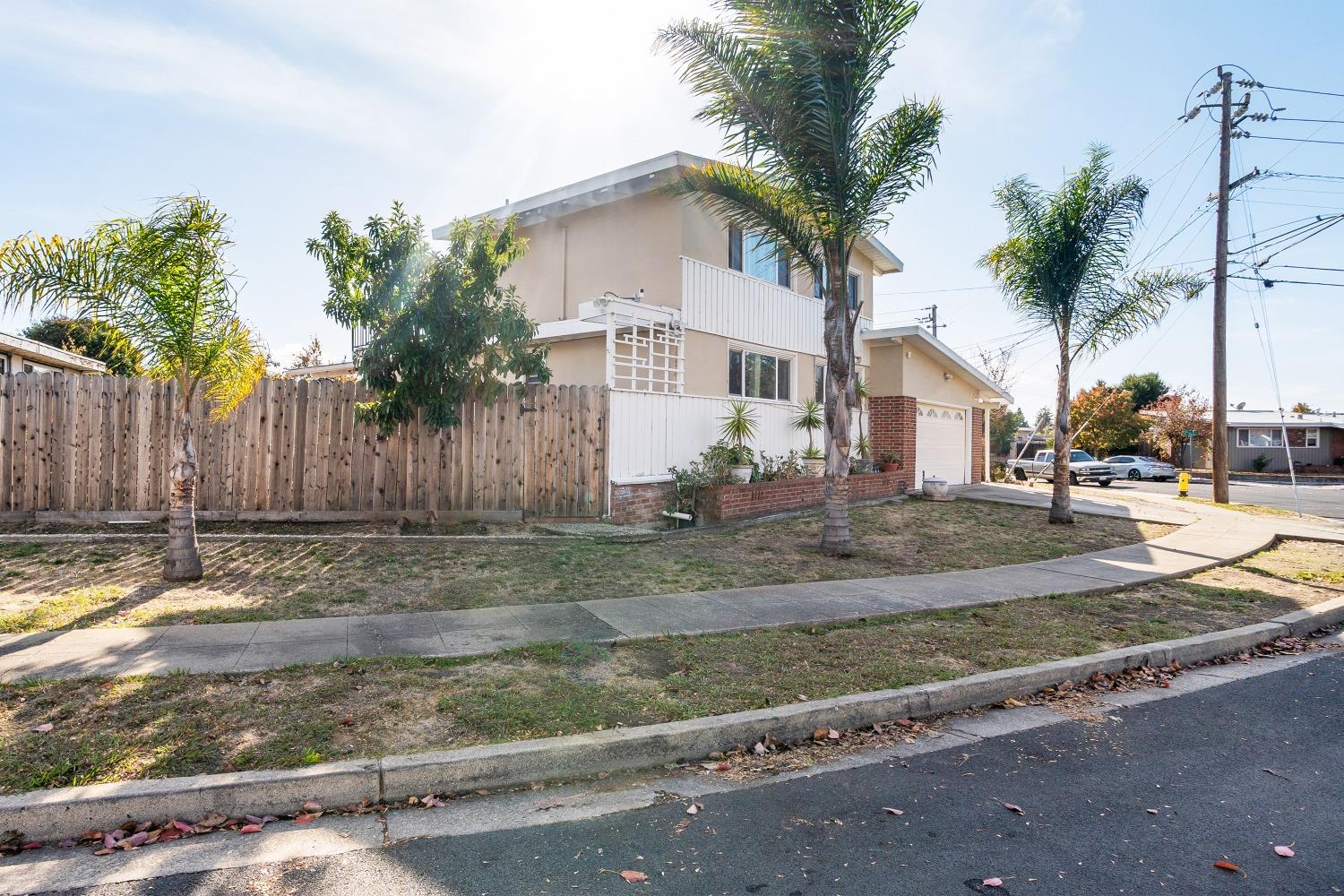 Detail Gallery Image 3 of 49 For 30453 Hoylake St, Hayward,  CA 94544 - 4 Beds | 2 Baths