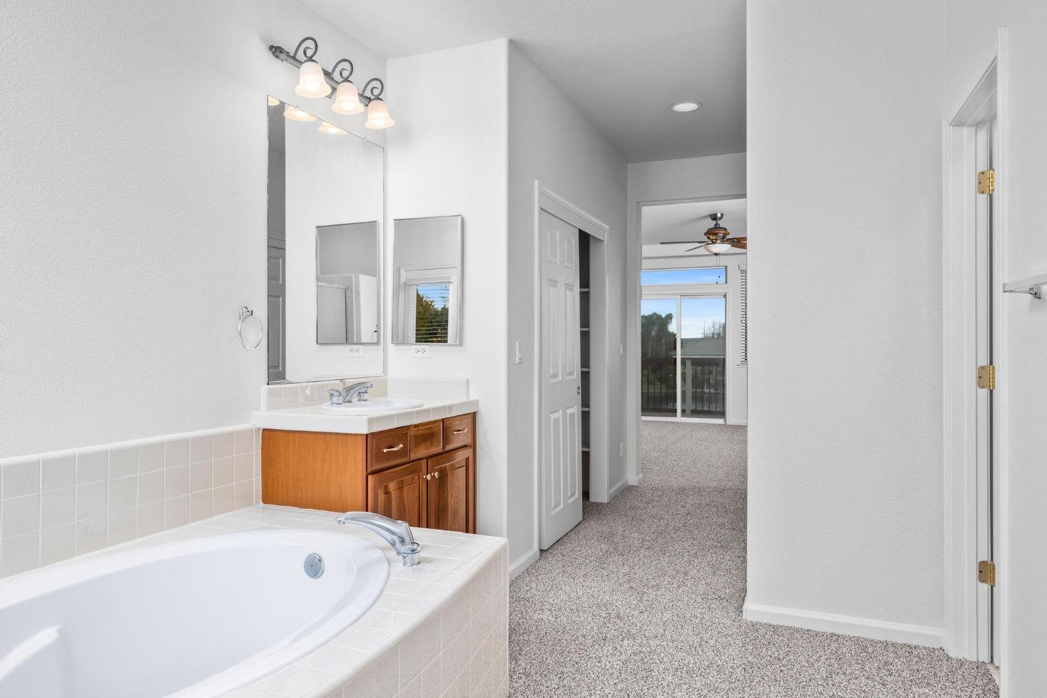 Detail Gallery Image 36 of 61 For 3220 Sundance Lake Dr, Modesto,  CA 95355 - 5 Beds | 3/1 Baths