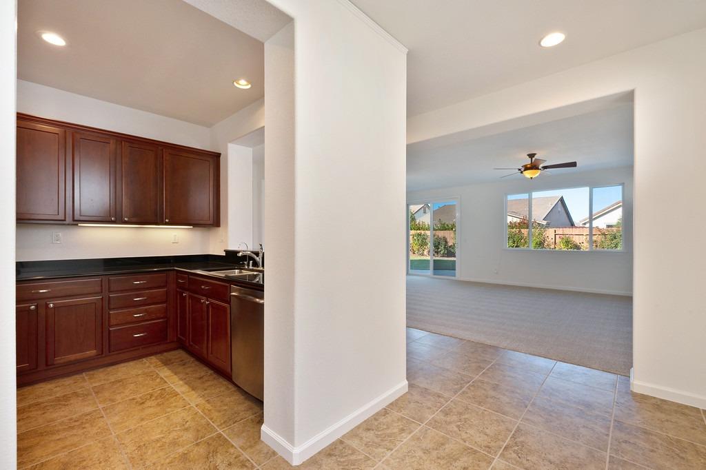 Detail Gallery Image 30 of 42 For 7446 Chatsworth Cir, Elk Grove,  CA 95757 - 3 Beds | 2 Baths