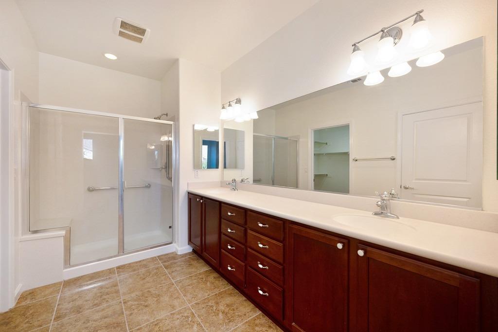 Detail Gallery Image 14 of 42 For 7446 Chatsworth Cir, Elk Grove,  CA 95757 - 3 Beds | 2 Baths