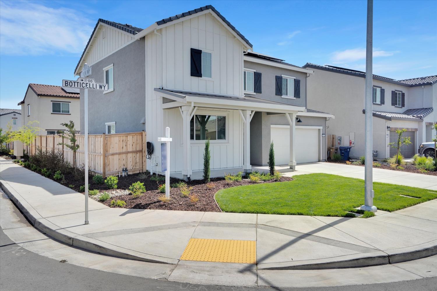 Detail Gallery Image 2 of 36 For 1712 Botticelli Way, Lodi,  CA 95242 - 4 Beds | 2/1 Baths