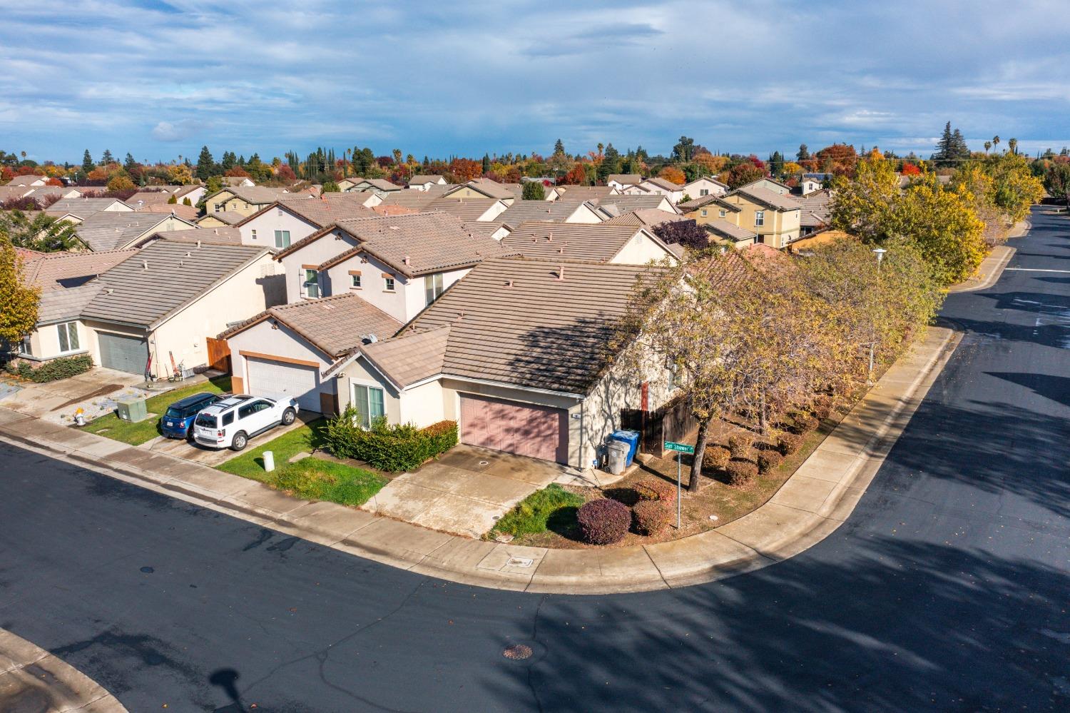 Detail Gallery Image 6 of 16 For 341 Sun Shower Cir, Sacramento,  CA 95823 - 3 Beds | 3 Baths