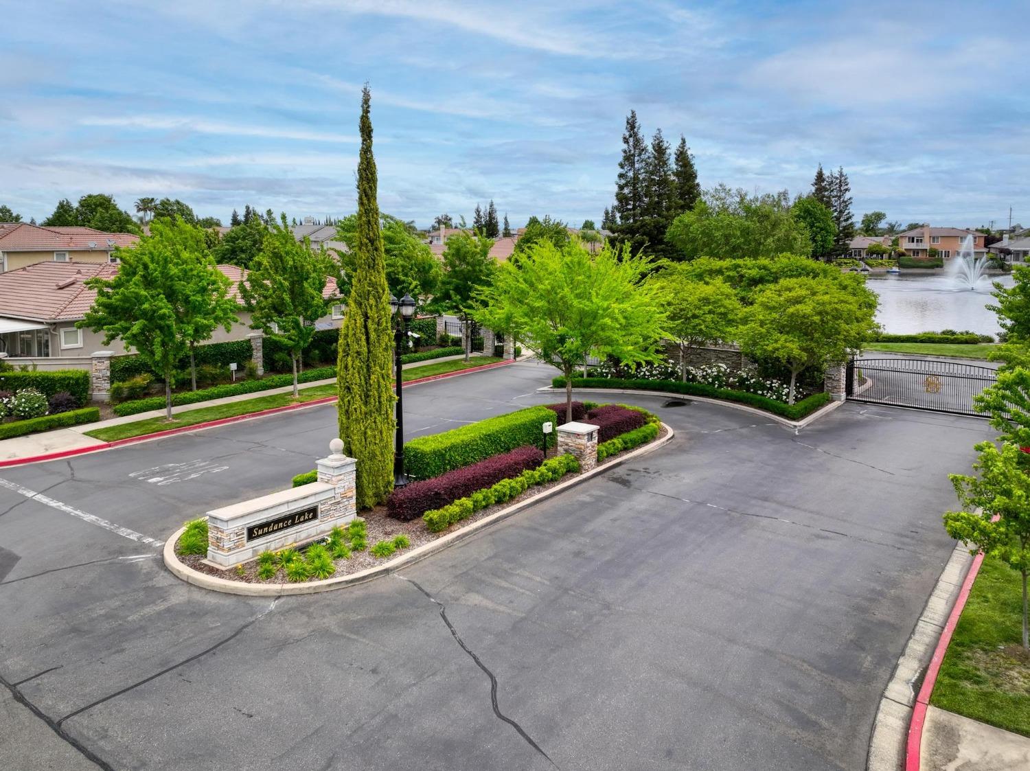 Detail Gallery Image 1 of 61 For 3220 Sundance Lake Dr, Modesto,  CA 95355 - 5 Beds | 3/1 Baths