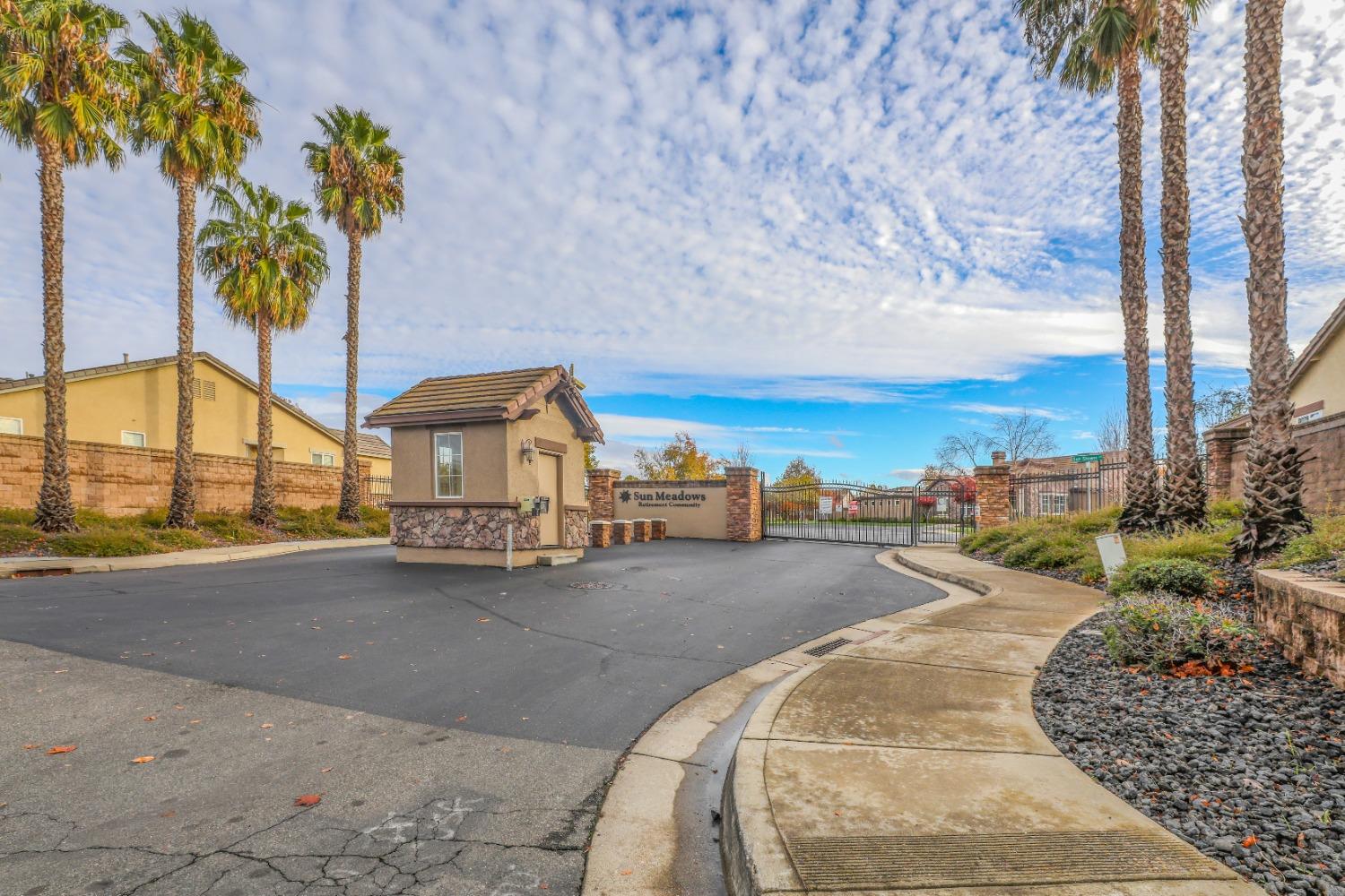 Detail Gallery Image 14 of 16 For 341 Sun Shower Cir, Sacramento,  CA 95823 - 3 Beds | 3 Baths