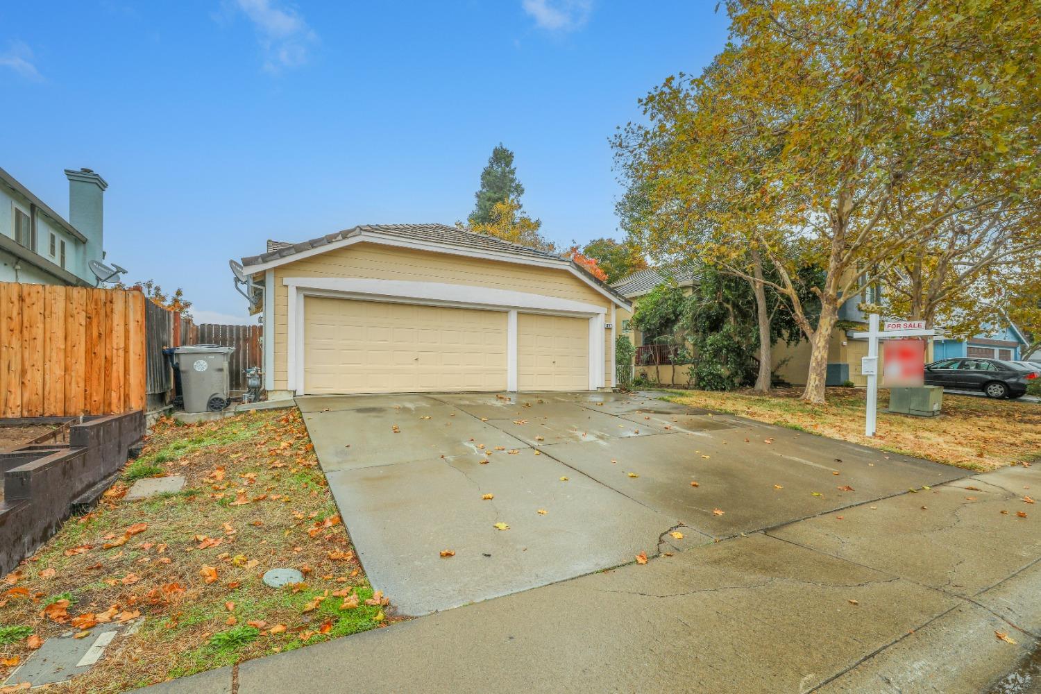 Detail Gallery Image 1 of 1 For 8705 Laguna Star Dr, Elk Grove,  CA 95758 - 4 Beds | 2 Baths