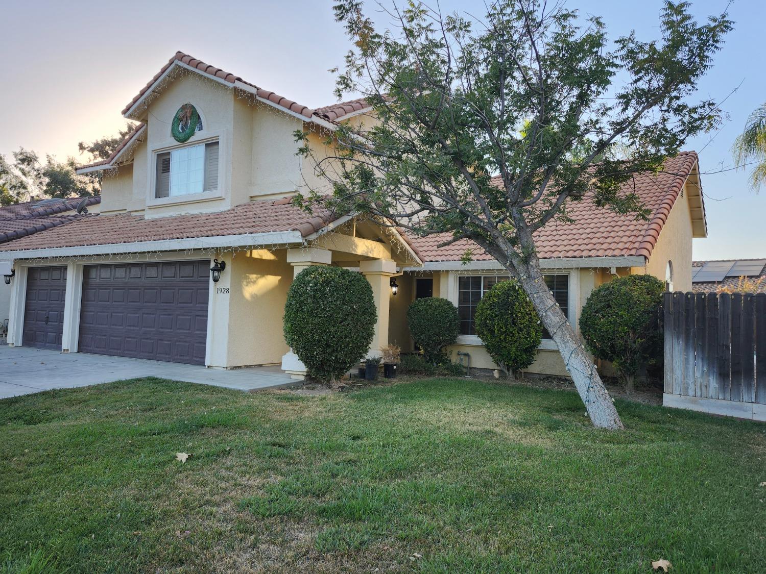 Detail Gallery Image 2 of 13 For 1928 Alps Dr, Los Banos,  CA 93635 - 4 Beds | 3 Baths