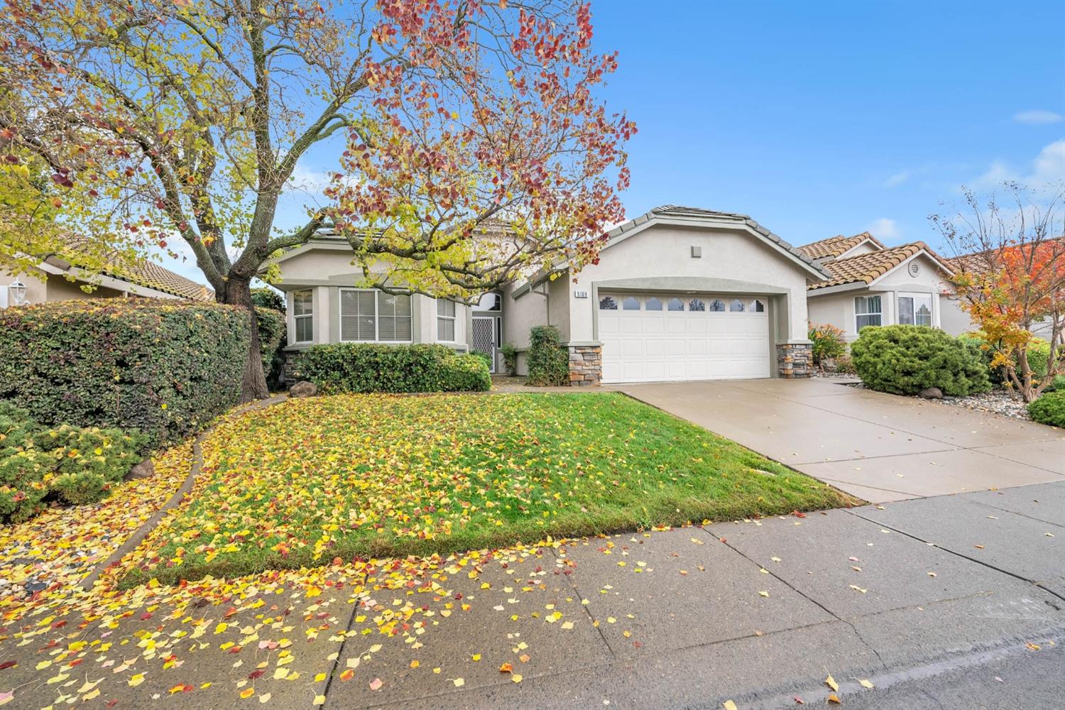 Detail Gallery Image 1 of 30 For 5109 Sugar Pine Loop, Roseville,  CA 95747 - 2 Beds | 2 Baths