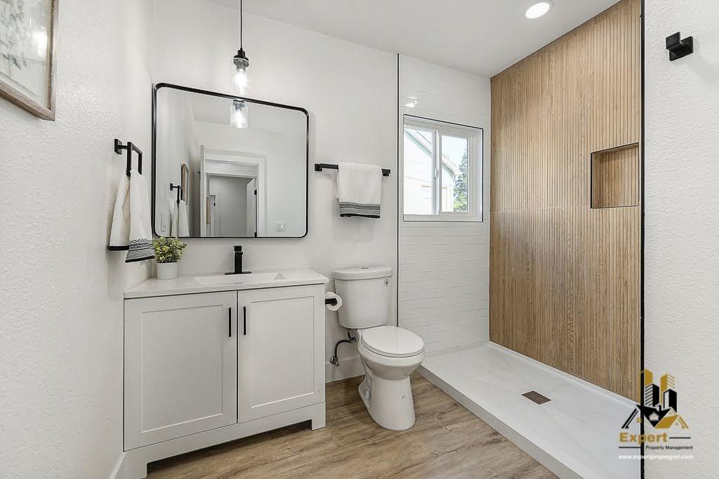 Detail Gallery Image 11 of 17 For 3011 Del Paso Blvd, Sacramento,  CA 95815 - 3 Beds | 2 Baths