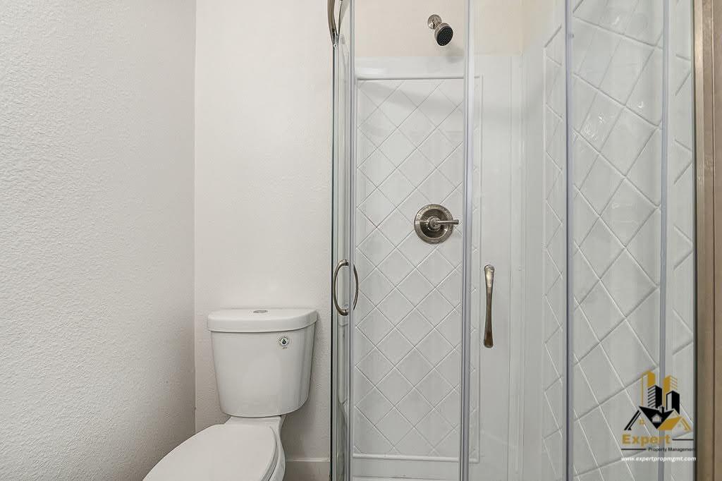 Detail Gallery Image 3 of 7 For 3011 Del Paso Blvd, Sacramento,  CA 95815 - 1 Beds | 1 Baths