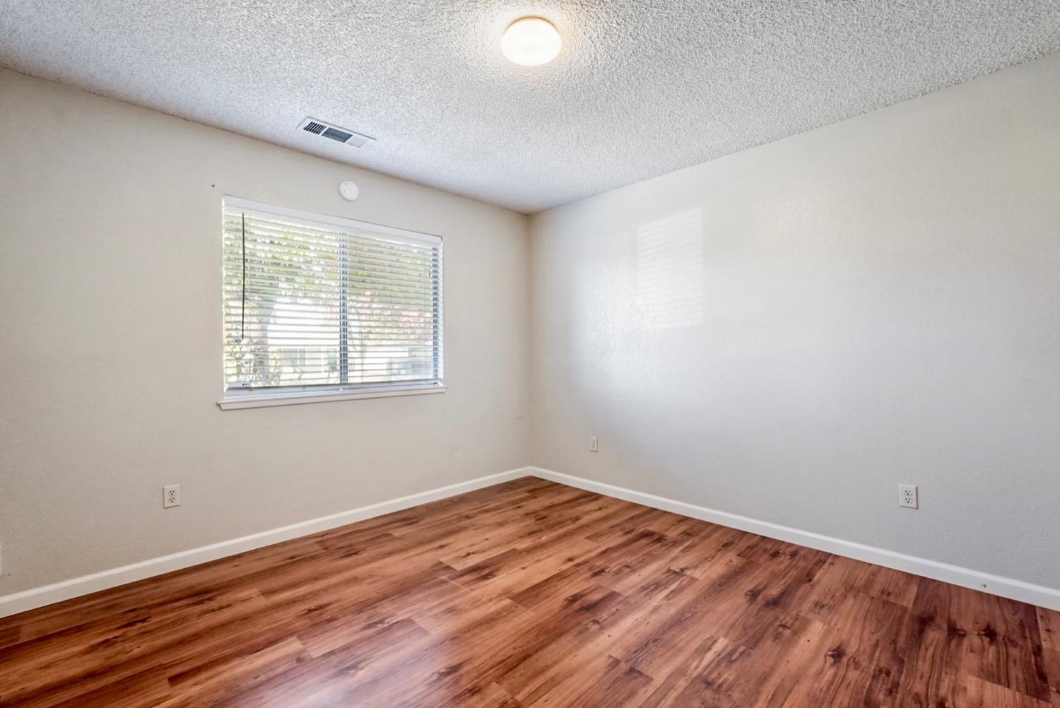 Detail Gallery Image 12 of 31 For 1132 Diablo Ave, Modesto,  CA 95358 - 2 Beds | 2 Baths