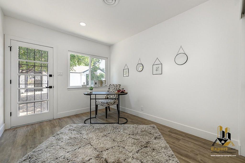 Detail Gallery Image 10 of 17 For 3011 Del Paso Blvd, Sacramento,  CA 95815 - 3 Beds | 2 Baths