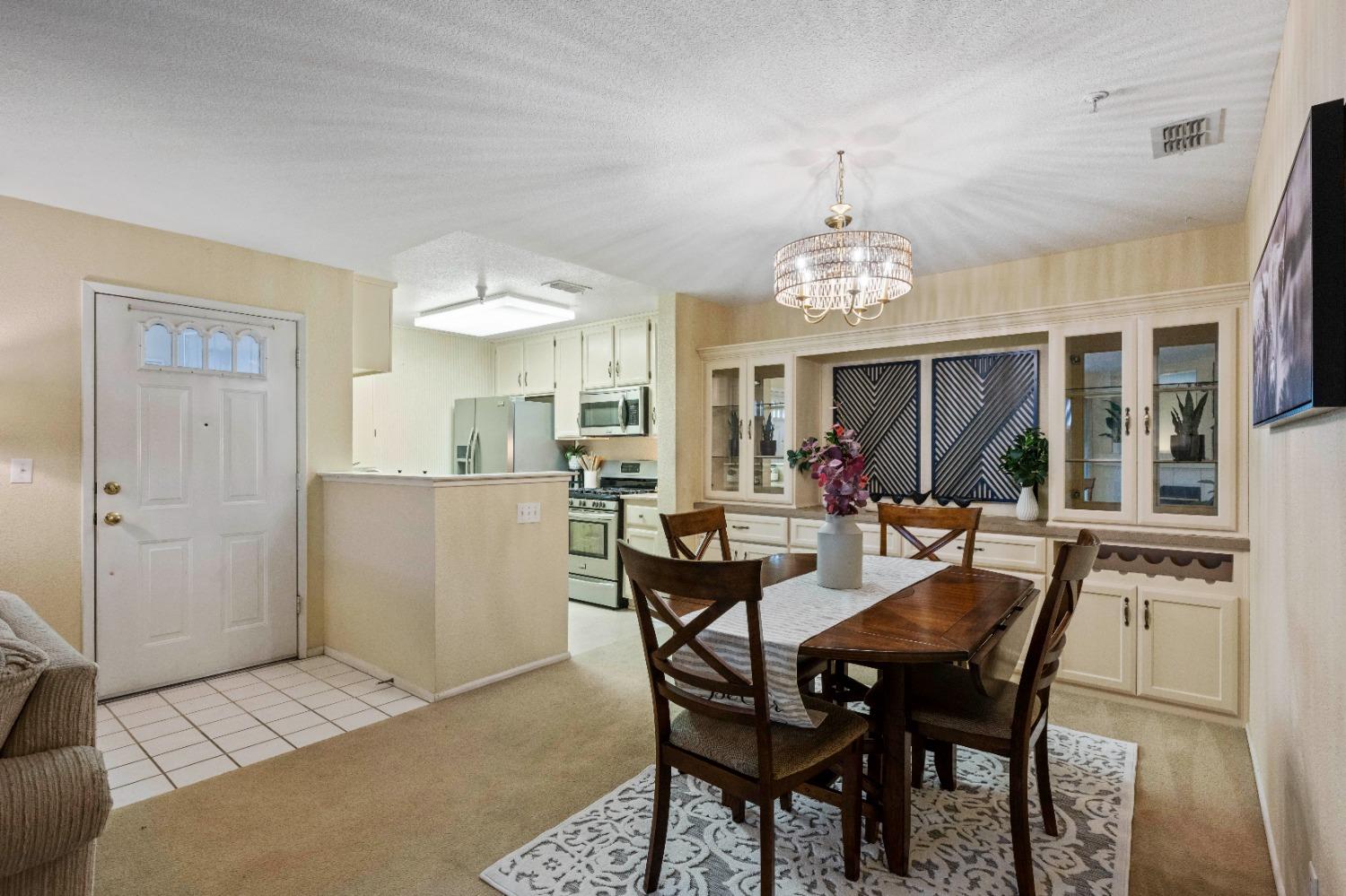 Detail Gallery Image 5 of 25 For 8020 Walerga Rd #1099,  Antelope,  CA 95843 - 3 Beds | 2 Baths