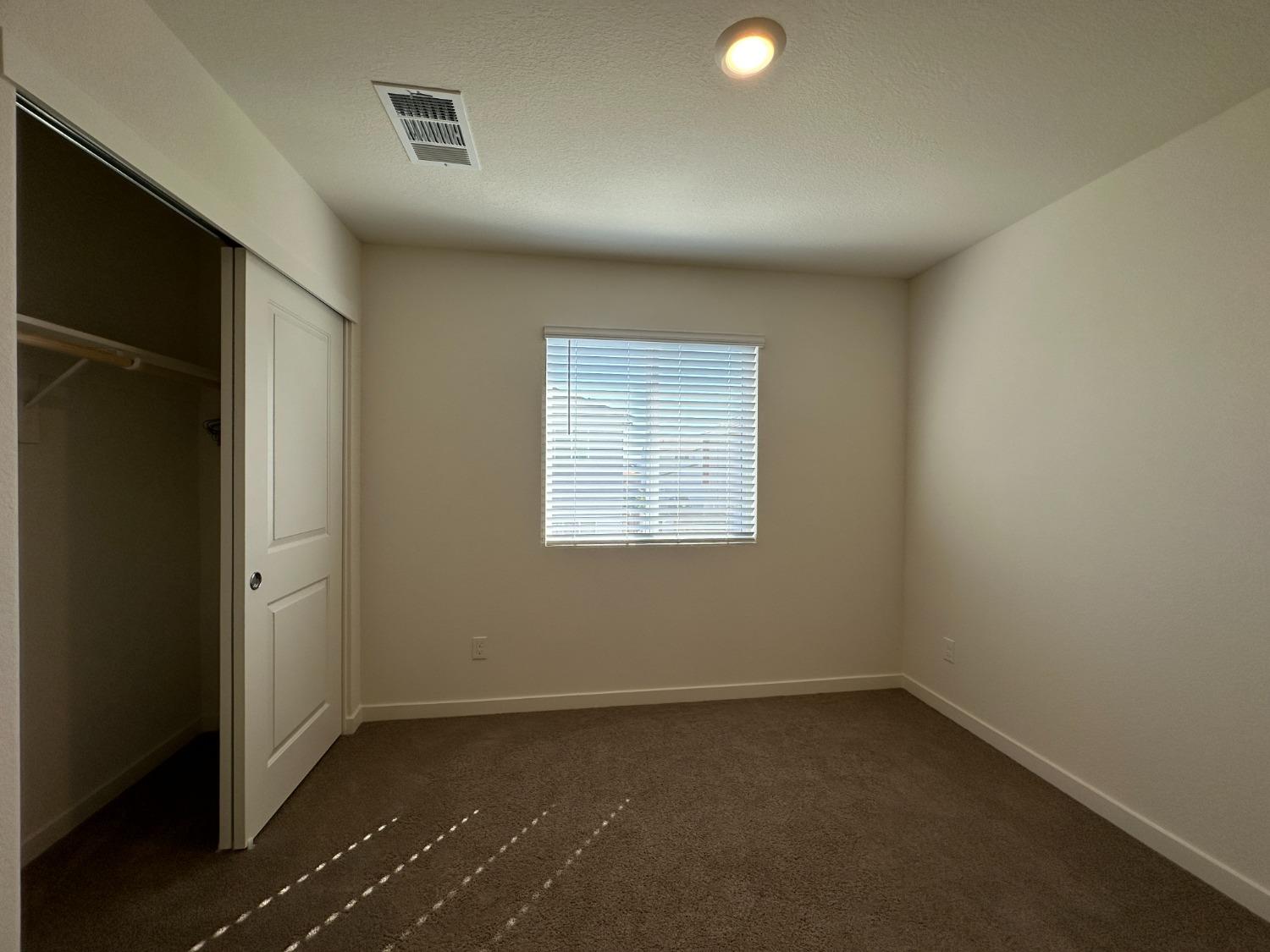 Detail Gallery Image 18 of 21 For 9248 Farmstead Cir, Roseville,  CA 95747 - 4 Beds | 2/1 Baths