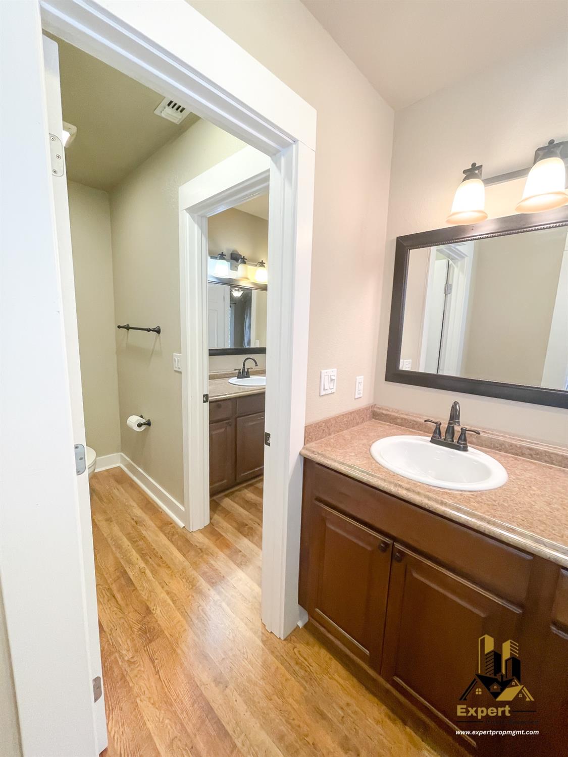 Detail Gallery Image 9 of 33 For 315 C St, Roseville,  CA 95678 - 2 Beds | 1 Baths