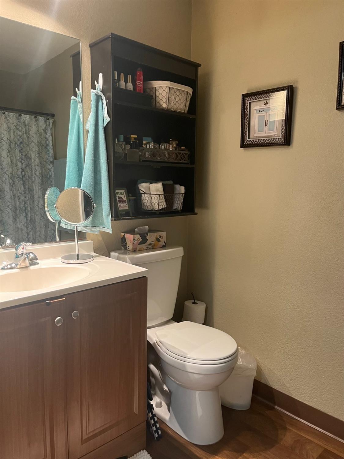 Detail Gallery Image 5 of 10 For 32 W 7th St #C,  Tracy,  CA 95376 - 2 Beds | 1 Baths