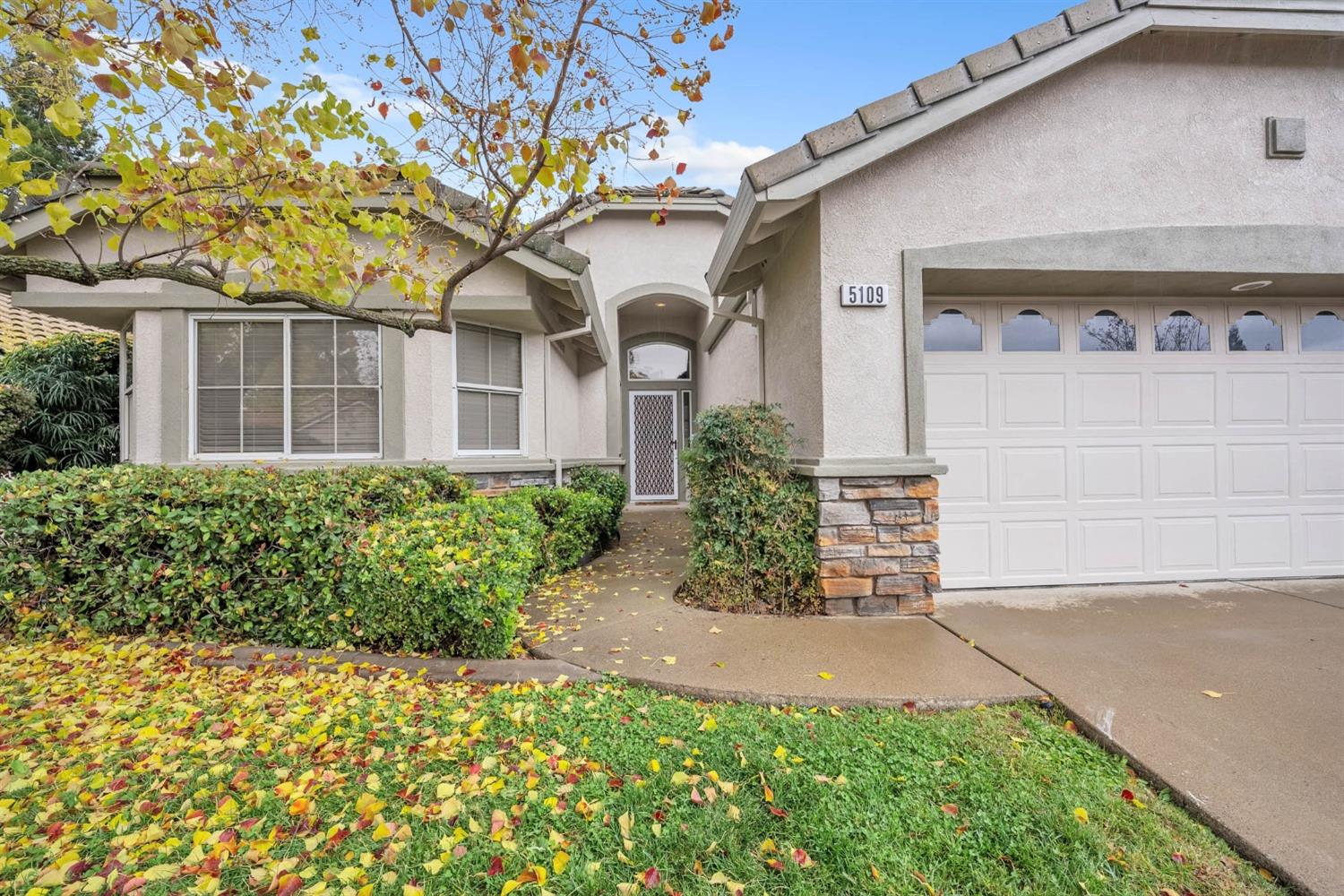 Detail Gallery Image 3 of 30 For 5109 Sugar Pine Loop, Roseville,  CA 95747 - 2 Beds | 2 Baths