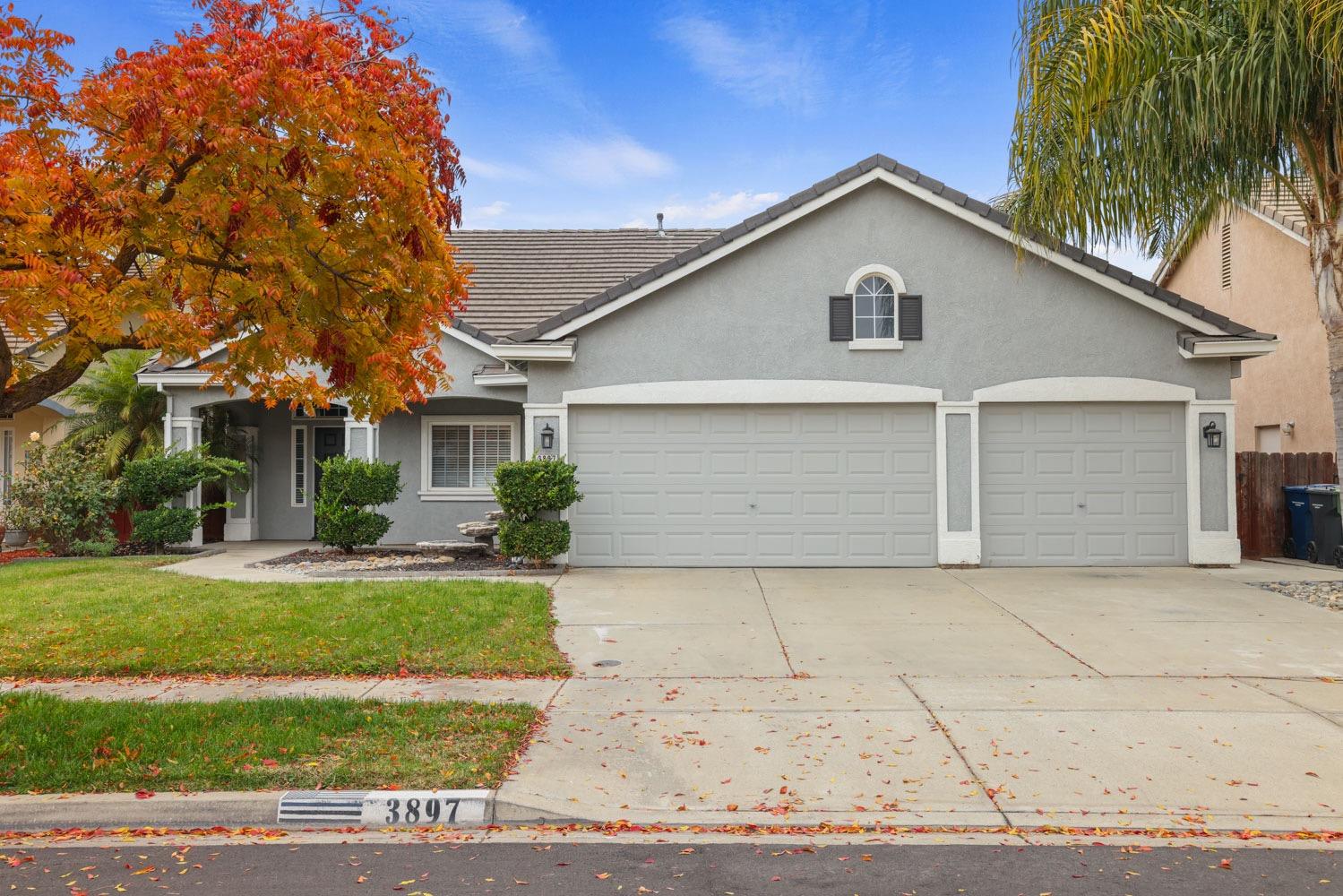 Detail Gallery Image 1 of 21 For 3897 Sterling Oaks Dr, Turlock,  CA 95382 - 4 Beds | 2 Baths