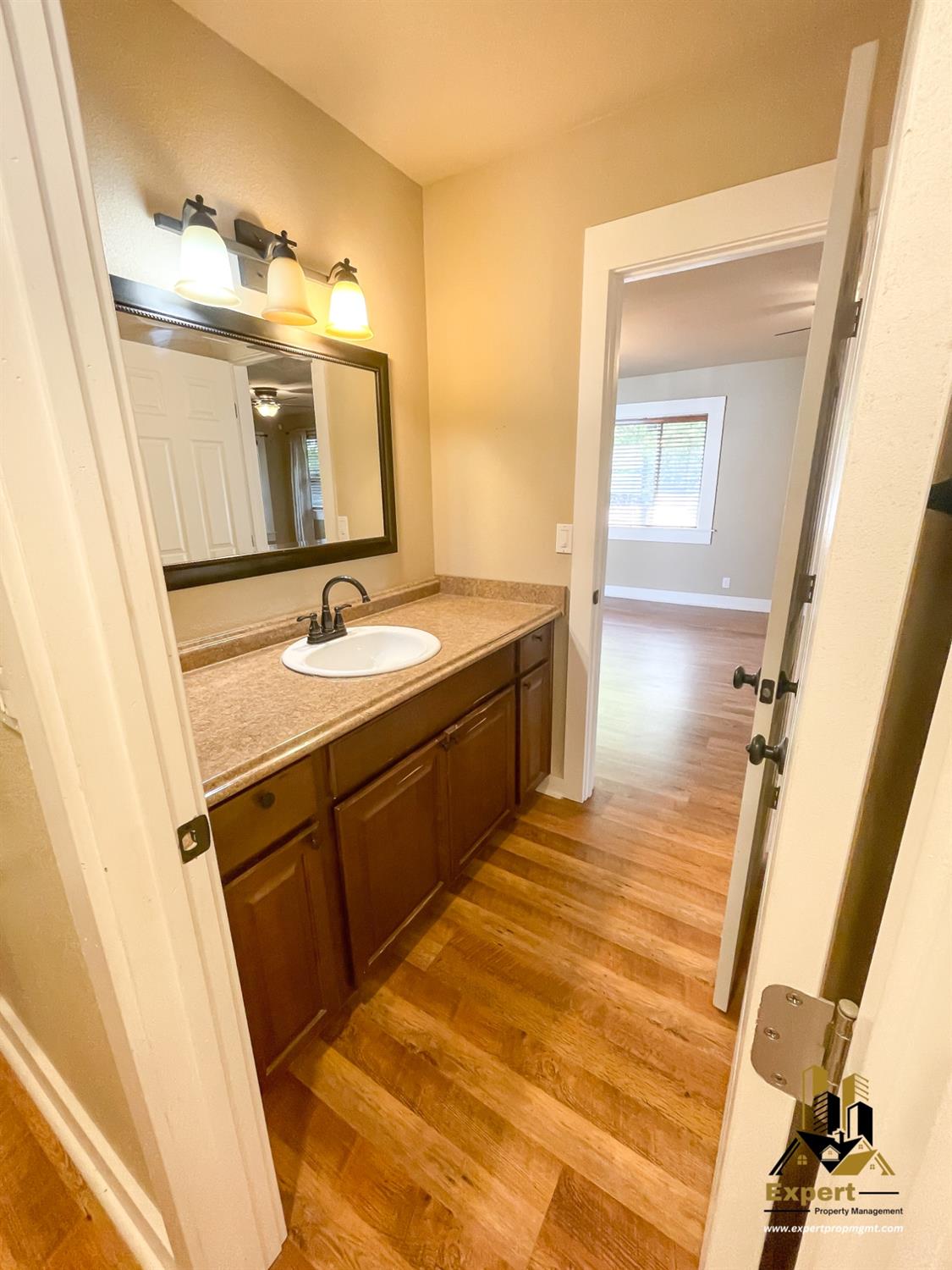 Detail Gallery Image 11 of 33 For 315 C St, Roseville,  CA 95678 - 2 Beds | 1 Baths